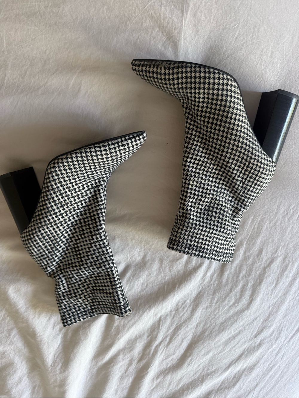 Jeffrey Campbell Houndstooth Print Siren Booties Size 9 - Picture 8 of 8